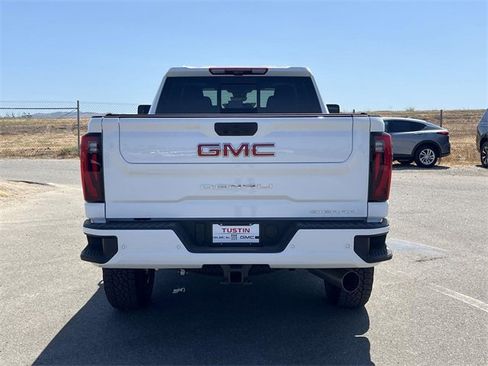 New 2026 GMC Sierra 2500 Denali w/ Denali Reserve Package image 4