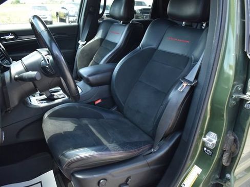 Used 2021 Jeep Grand Cherokee Trailhawk w/ Premium Lighting Group AWD/4WD image 14