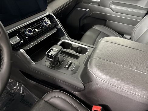 Used 2024 GMC Sierra 1500 Denali w/ Denali Reserve Package image 31