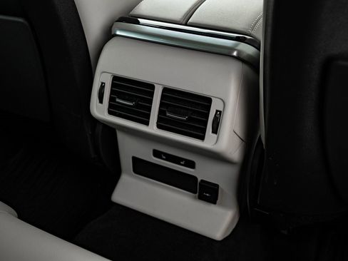 Used 2023 Land Rover Range Rover Velar R-Dynamic S image 36