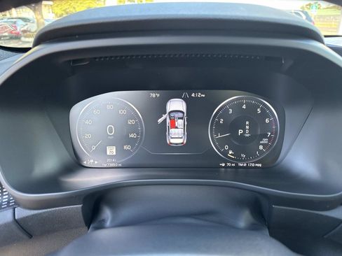 Used 2022 Volvo XC40 T5 R-Design w/ Advanced Package image 31