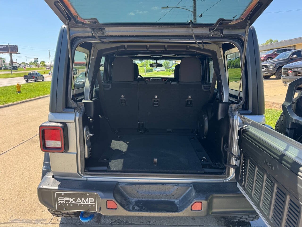 Used 2018 Jeep Wrangler Unlimited Rubicon AWD/4WD image 10