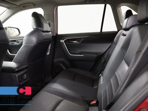 Used 2022 Toyota RAV4 Limited AWD/4WD image 29