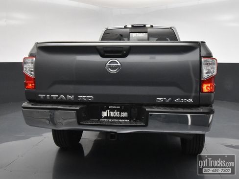 Used 2017 Nissan Titan SV AWD/4WD image 6