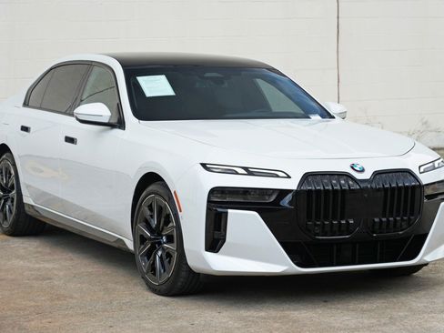 Used 2023 BMW 740i w/ Parking Assistance Package RWD image 59
