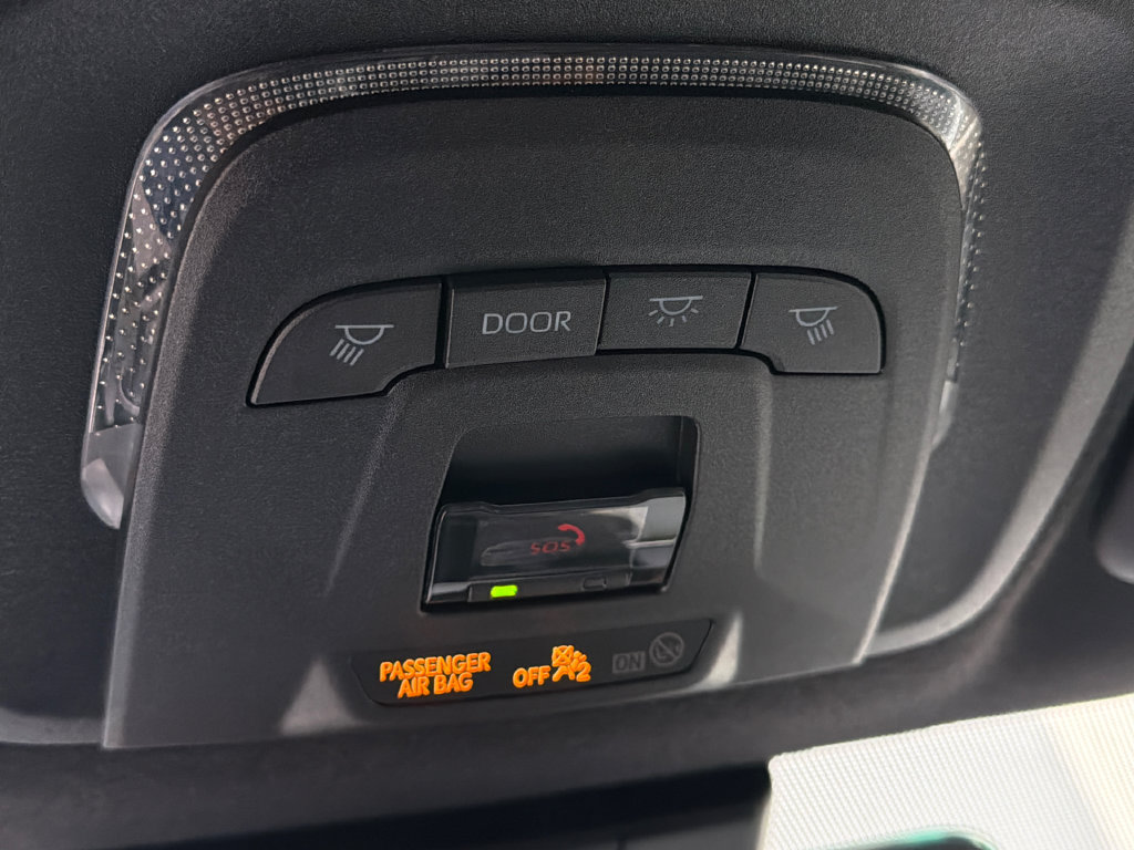Used 2025 Toyota Corolla SE FWD image 32