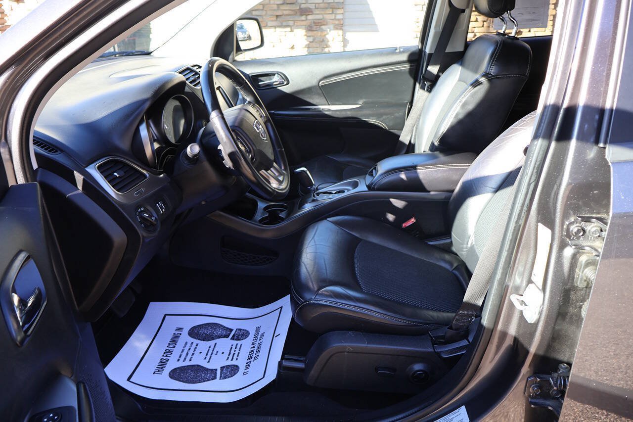 Used 2017 Dodge Journey Crossroad FWD image 13