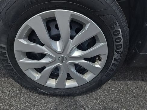 Used 2020 Nissan Rogue S AWD/4WD image 38