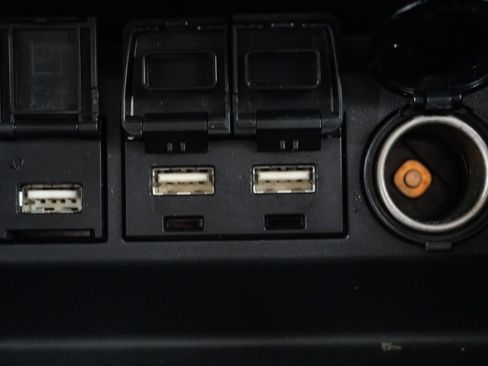 Used 2021 Toyota Highlander XLE image 21