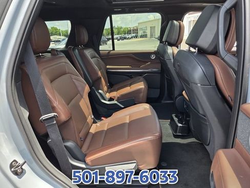 Certified 2025 Lincoln Navigator Reserve AWD/4WD image 15