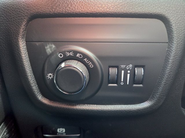New 2026 Jeep Grand Cherokee Altitude RWD image 21