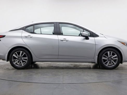 Used 2025 Nissan Versa SV FWD image 11