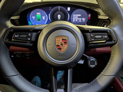 New 2026 Porsche Macan 4 Electric image 29