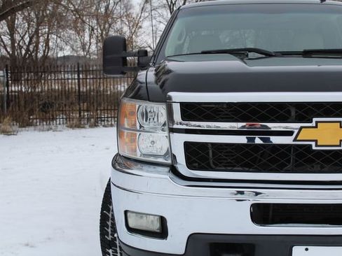 Used 2011 Chevrolet Silverado 2500 LTZ w/ LTZ Plus Package image 13