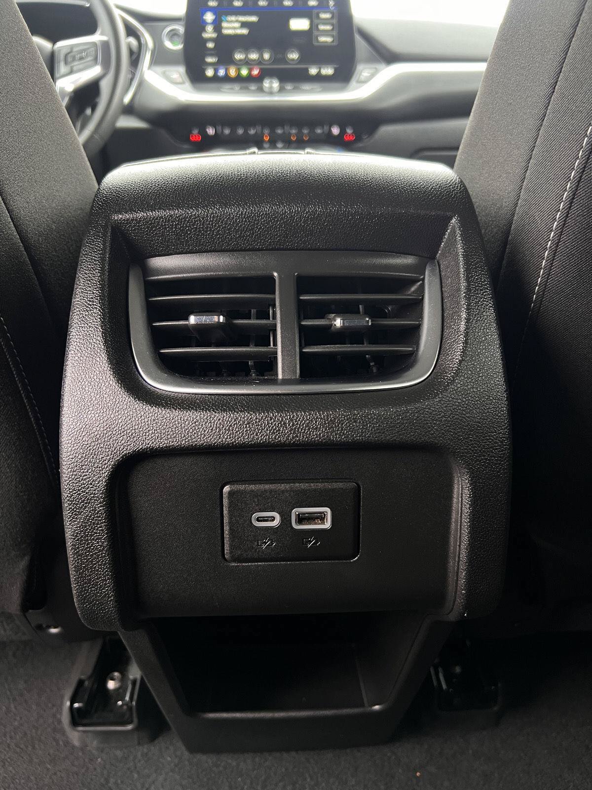 Used 2024 Chevrolet Blazer LT FWD image 18