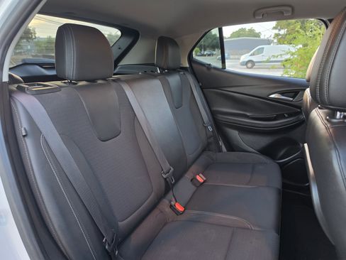 Used 2020 Buick Encore GX Preferred w/ Cold Weather Comfort Package FWD image 19