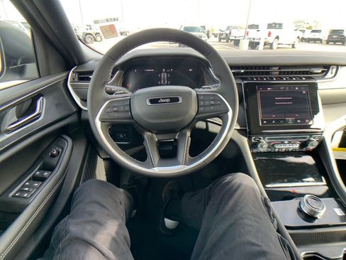 New 2026 Jeep Grand Cherokee Laredo AWD/4WD image 13
