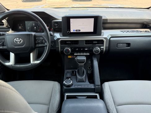 Used 2024 Toyota Tacoma SR5 AWD/4WD image 17