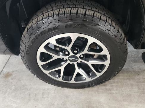 Used 2013 Chevrolet Avalanche LTZ RWD image 18
