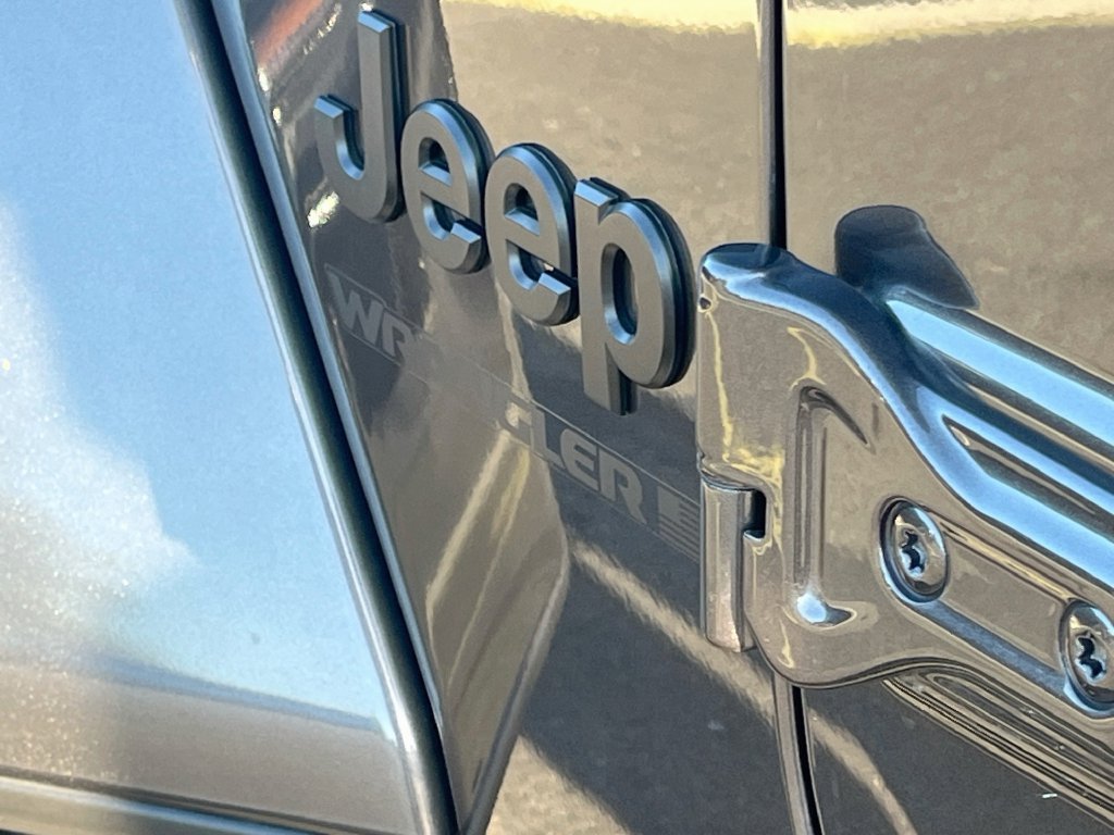 Used 2026 Jeep Wrangler Unlimited Sahara AWD/4WD image 32