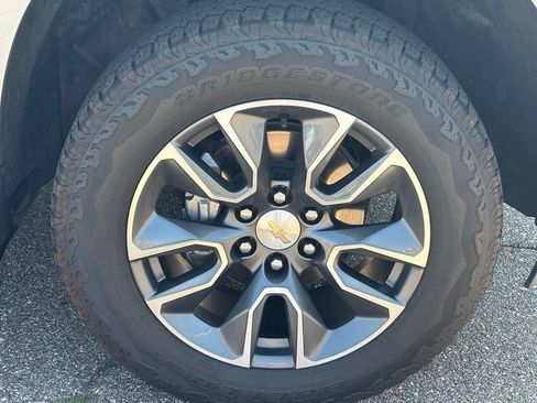 Used 2024 Chevrolet Silverado 1500 LT AWD/4WD image 26