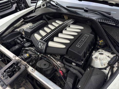 Used 2016 Rolls-Royce Wraith image 25