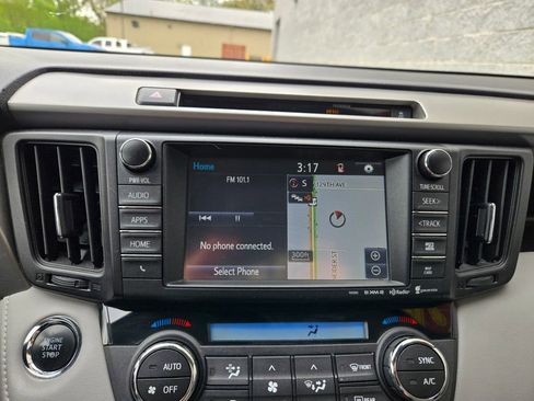 Used 2016 Toyota RAV4 Limited AWD/4WD image 19