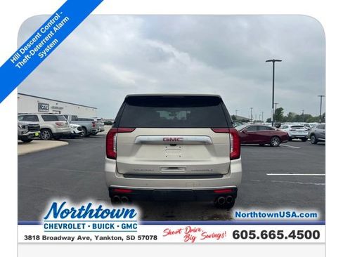 Used 2021 GMC Yukon Denali w/ Denali Premium Package AWD/4WD image 11