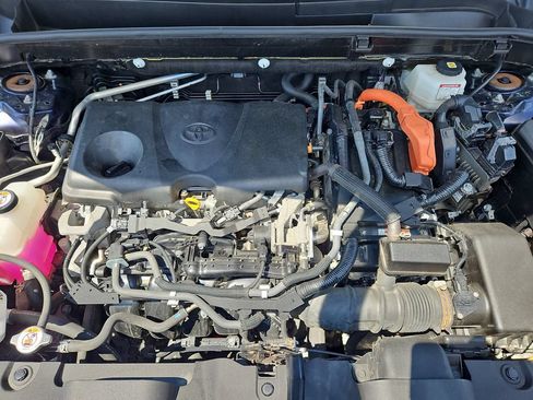 Used 2021 Toyota Venza LE w/ Carpet Mat Package (TMS) AWD/4WD image 33