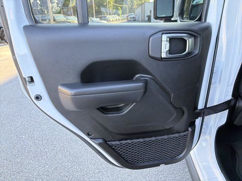Used 2025 Jeep Wrangler Unlimited Rubicon 4xe w/ Safety Group AWD/4WD image 20
