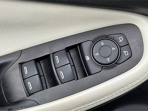 Used 2022 Buick Encore GX Preferred w/ Sport Touring Package image 12