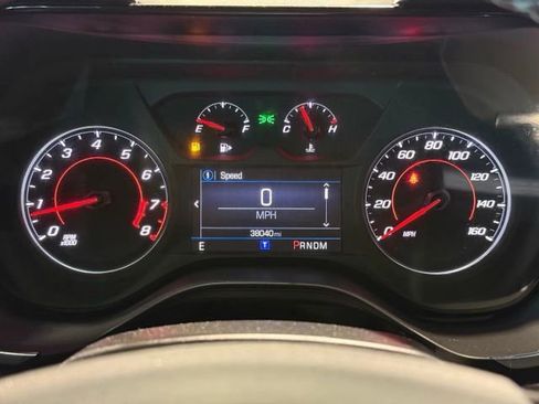 Used 2021 Chevrolet Camaro LT w/ RS Package image 16