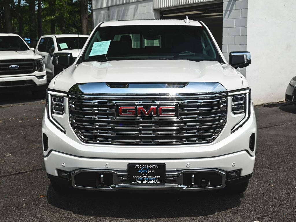 Used 2025 GMC Sierra 1500 Denali w/ Denali Reserve Package AWD/4WD image 2