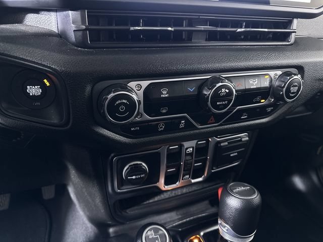 Used 2025 Jeep Gladiator Sport AWD/4WD image 17