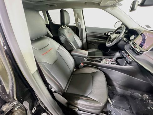 Used 2022 Jeep Compass Trailhawk w/ Sun and Sound Group AWD/4WD image 25