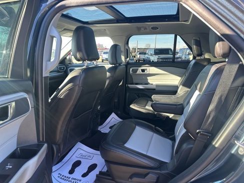 Used 2022 Ford Explorer XLT w/ Equipment Group 202A image 26