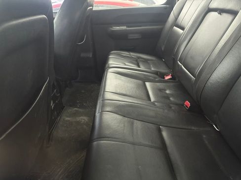 Used 2010 GMC Sierra 2500 SLE w/ SLE Preferred Package image 6