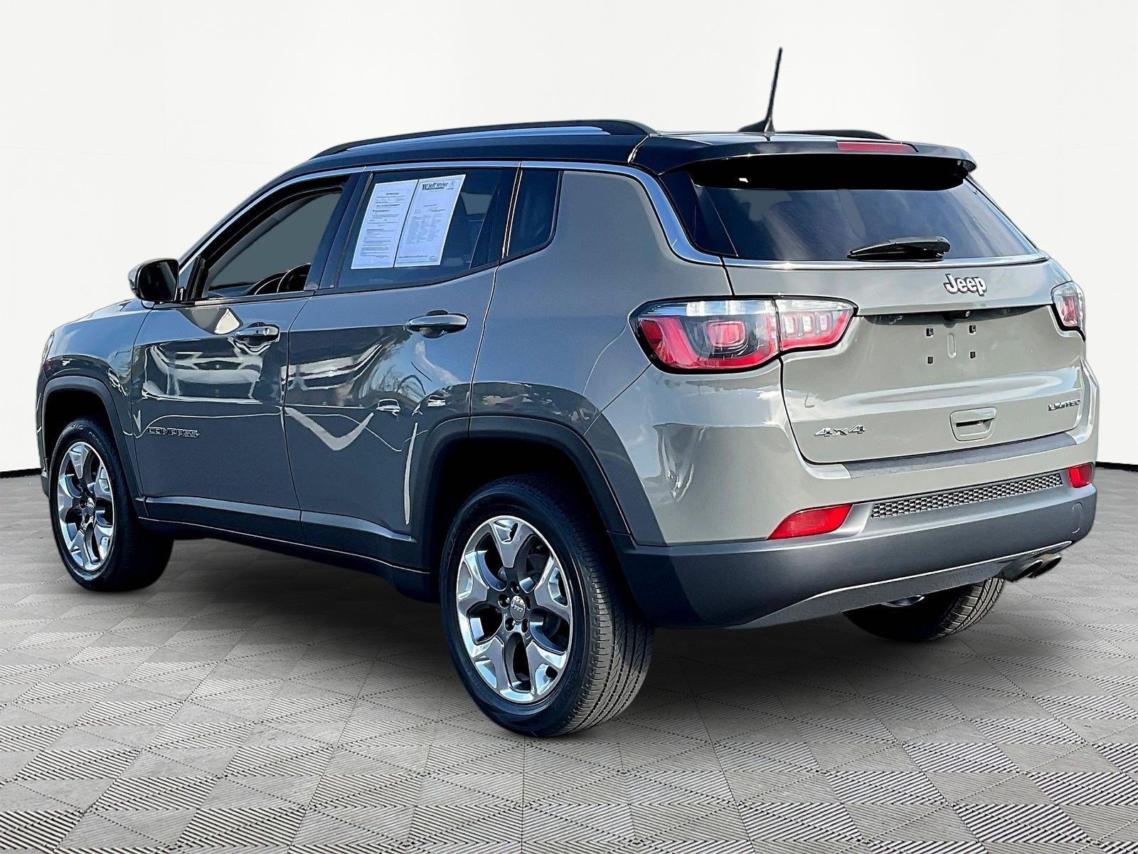 Used 2020 Jeep Compass Limited AWD/4WD image 4