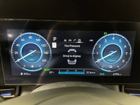 Certified 2025 Hyundai Elantra SEL FWD image 20