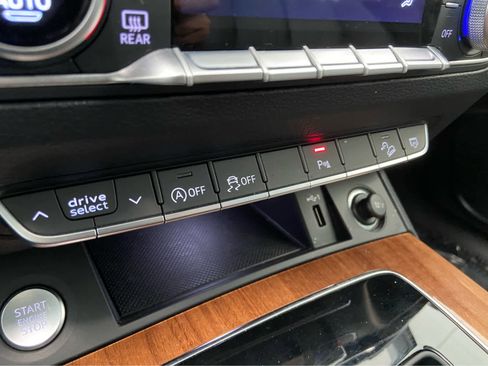 Used 2022 Audi Q5 2.0T Premium image 32