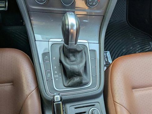 Used 2017 Volkswagen Golf Alltrack S image 13