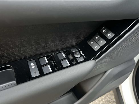 New 2026 Land Rover Range Rover Velar S AWD/4WD image 10