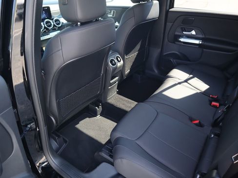 New 2026 Mercedes-Benz GLB 250 4MATIC image 10