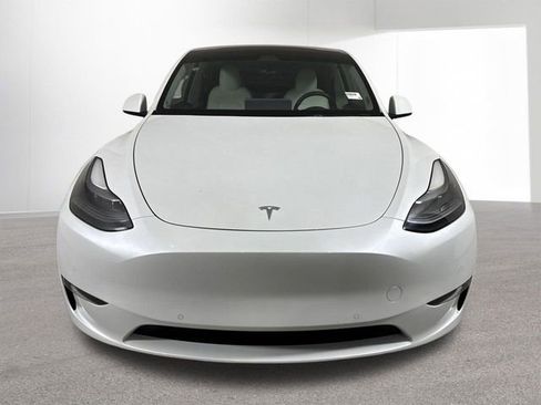 Used 2022 Tesla Model Y Performance image 24