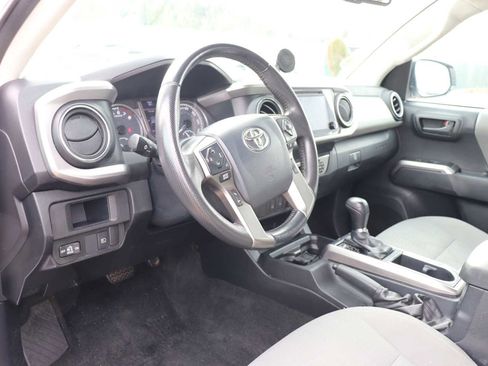 Certified 2019 Toyota Tacoma SR5 image 10