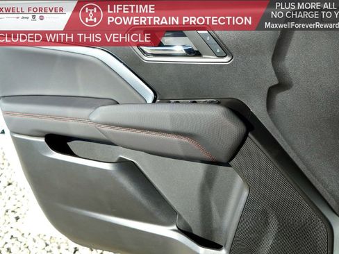 Used 2024 Chevrolet Colorado Z71 w/ Z71 Convenience Package 2 image 19