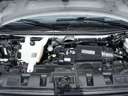 Used 2019 Chevrolet Express 4500 w/ Power Convenience Package RWD image 15