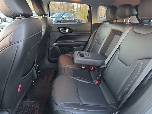 Used 2022 Jeep Compass Trailhawk w/ Trailhawk Elite Group image 13