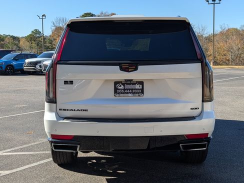 Used 2023 Cadillac Escalade Premium Luxury image 8