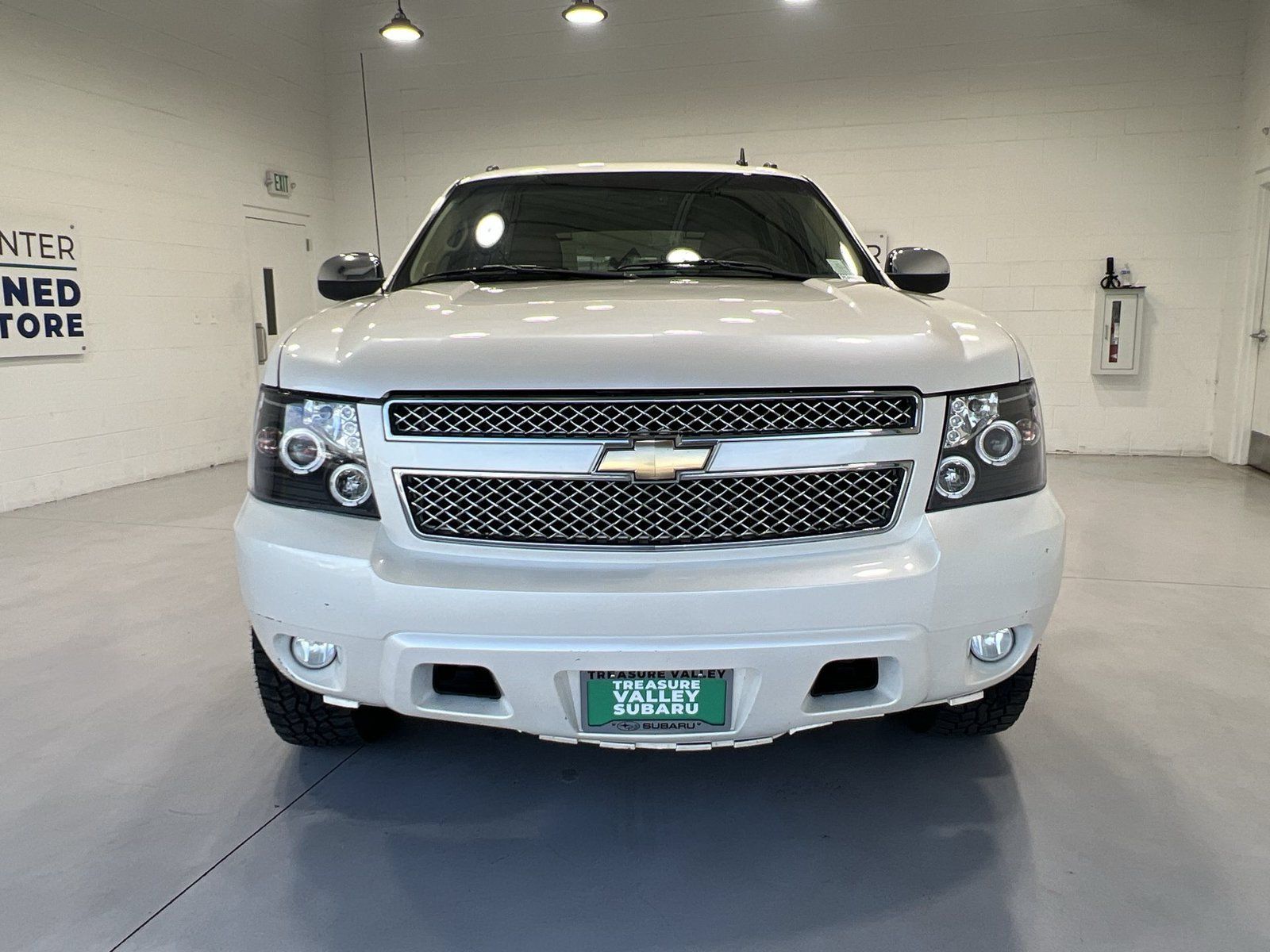 Used 2011 Chevrolet Avalanche LTZ RWD image 3